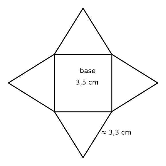 Patron de la pyramide : carré de base de 3,5 cm de côté entouré de quatre triangles isocèles dont les côtés égaux mesurent environ 3,3 cm