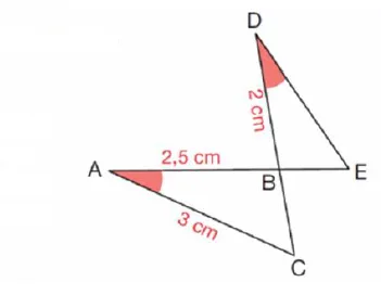 Droites sécantes en B et triangles Droites AE et CD sécantes en B formant les triangles ABC et DBE, mesures 2 cm, 2,5 cm et 3 cm — exercice de maths en 4ème sur les triangles semblables