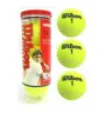Boîte cylindrique de trois balles Tube cylindrique contenant trois balles de tennis jaunes empilées de rayon 3,4 cm — exercice de maths en 3ème sur les sections de solides et volumes
