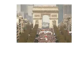 Marathon de Paris, Arc de Triomphe Foule de coureurs du marathon de Paris devant l'Arc de Triomphe — exercice de maths en CM2 sur les opérations et calculs