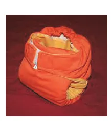 Couche lavable Photographie d'une couche lavable orange en tissu — exercice de maths en CM2 sur les problèmes de consommation